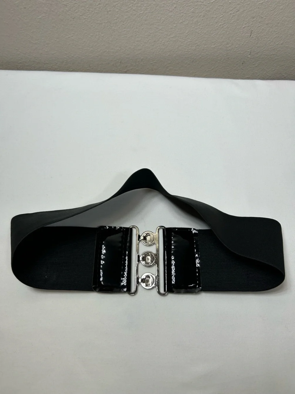 Wide Elastic‎ Corset Waist Black Belt Faux Patent Leather Silver Buckle Details_6